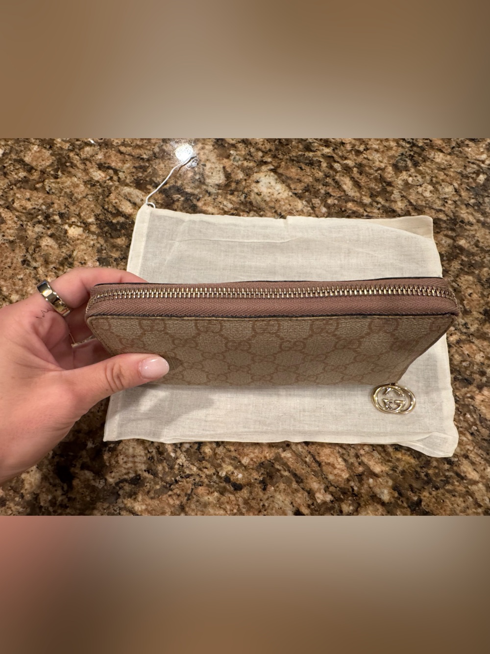 Authentic Gucci Brown Beige GG Supreme Zip-Around Wallet with Gold Charm - Picture 3 of 6